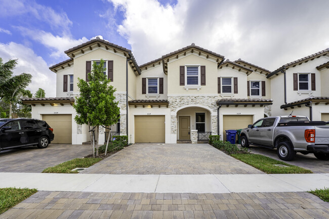 Photo - 5514 NW 27th St Townhome