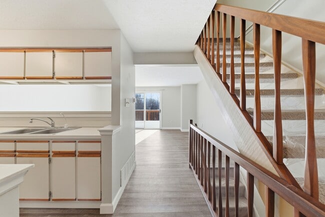 Photo - 217 Clearbrook Ct