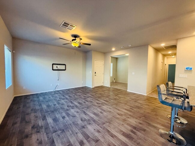 Photo - Beautiful Valley Vista town home!  Don't Miss Out!