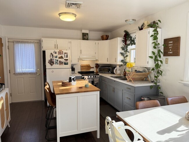 Photo - Charming 2 Bedroom Home in Prime Lititz Location - Attached Garage & Large Unfinished Basement