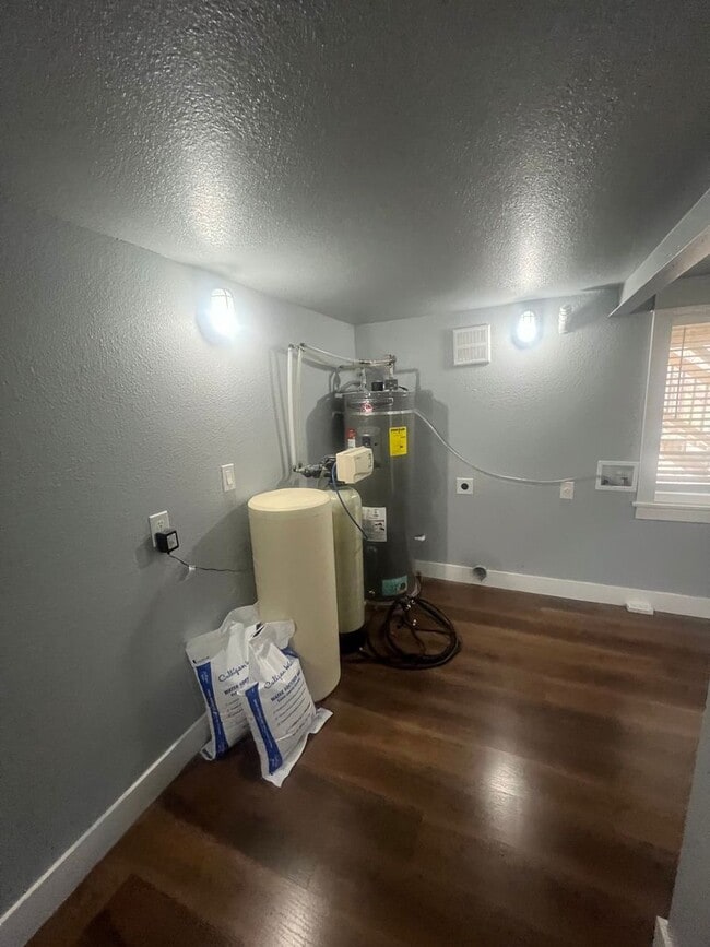 Photo - 695 Passover Rd