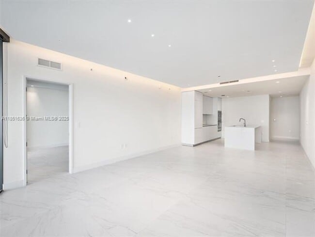 Photo - 700 NE 24th St Unit 700 NE 24th St  5105