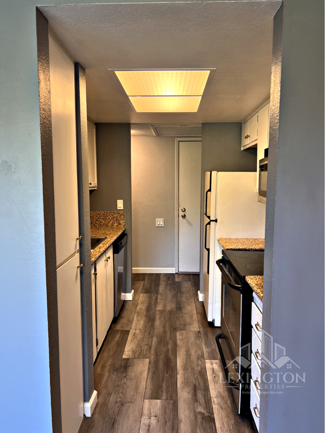 Photo - 2420 Larkspur Ln Unidad 224