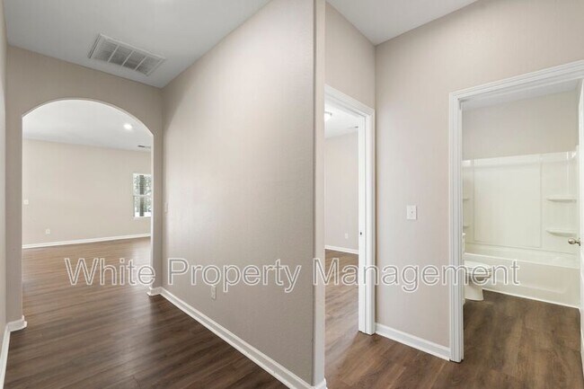 Photo - 6113 Purbeck Way