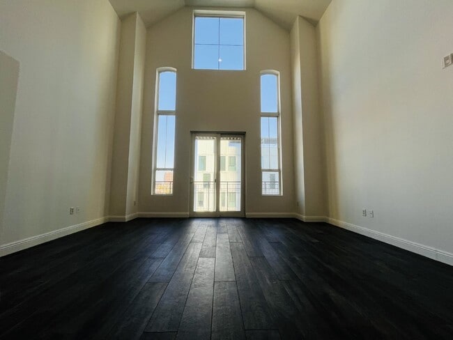 Photo - "Discover Urban Elegance: Spacious 1417 Sq Ft Studio Condo in the Heart of Phoenix!" Unidad 402