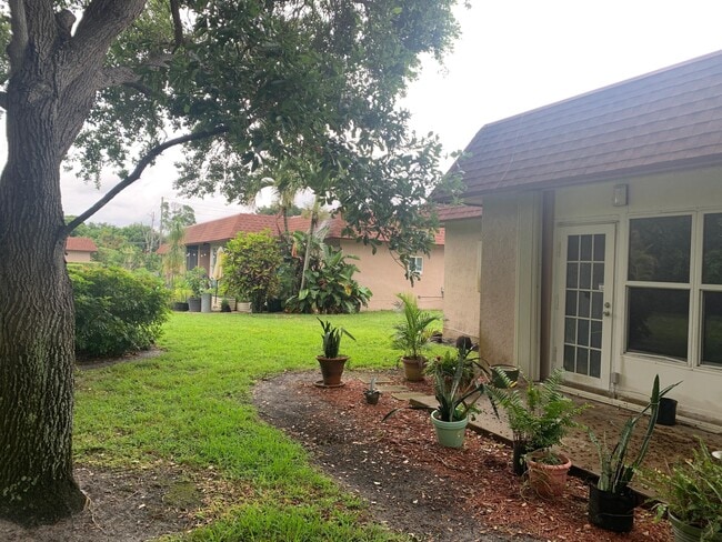 Photo - 1914 Palmland Dr