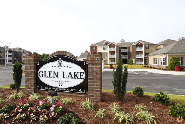 Photo - Glen Lake Apartments