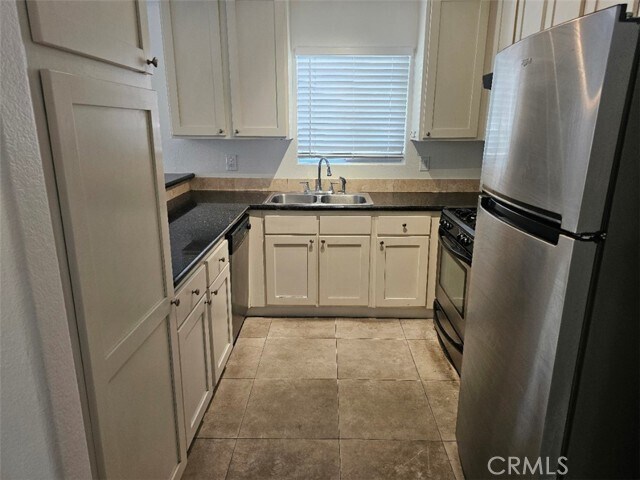 Photo - 404 W 4th St