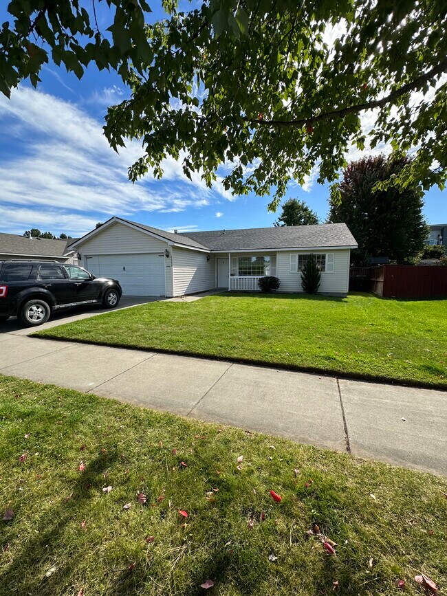 Photo - 1850 W Canfield Ave House