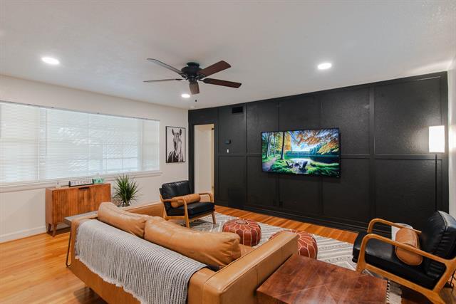 Photo - 302 Circle Dr