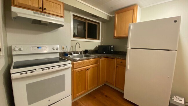 Photo - 139 Broadway Unit 2