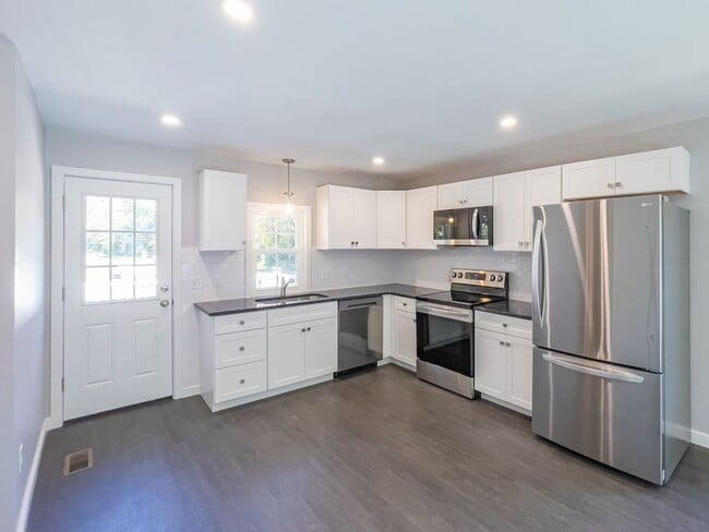 Photo - 159 Dunham St