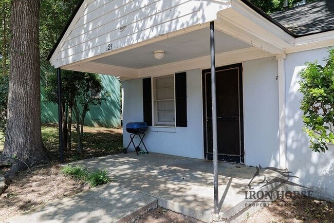 Photo - 123 Hollie St