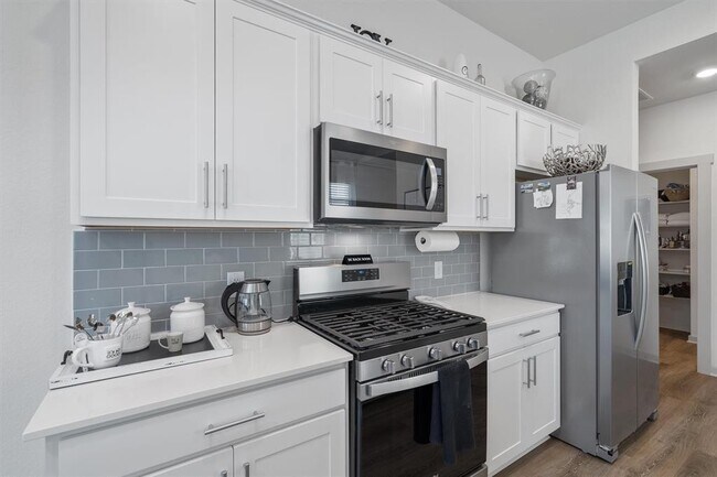 Photo - 120 Scarborough Wy