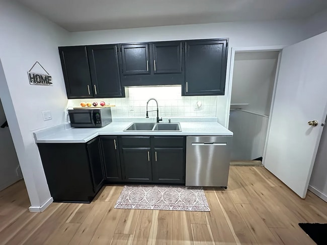 Photo - 1207 Sandburg Dr