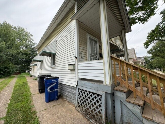 Photo - 3666 E 57th St