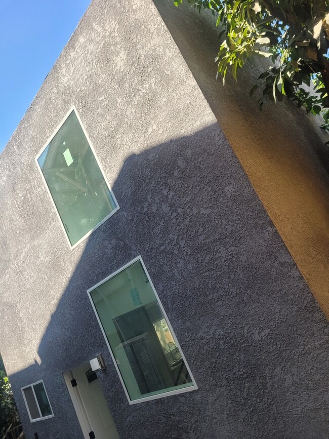 263 S Coronado St Unidad 2