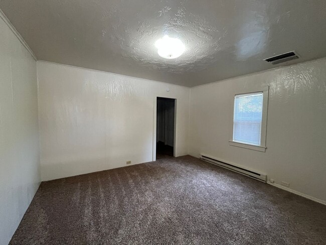 Photo - Cozy 2 bed and 1 bath in South Redding