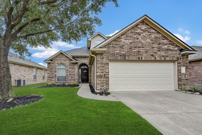 Building Photo - Beautiful well maintained 4beds home in th...