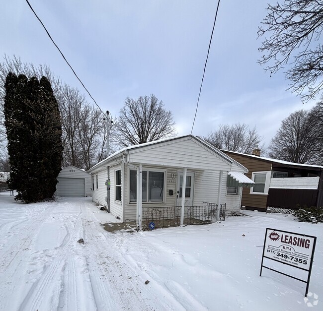 Building Photo - 555 Samantha Ave Rental