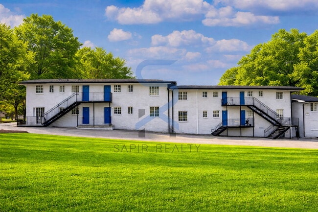 Photo - Limited-Time Offer: Move In by April 30, 2026 & Get Your 3rd Month FREE! Unidad 8