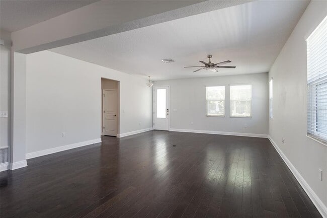 Photo - 506 E Robles St