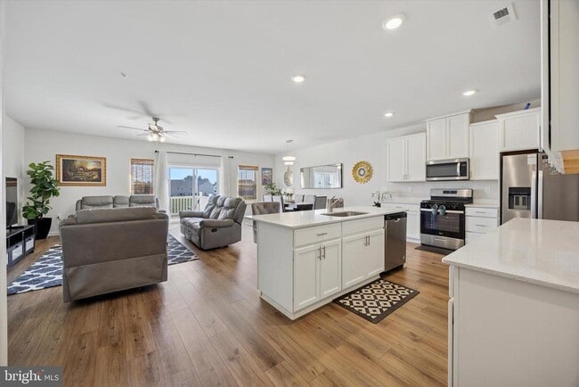 Photo - 68 Painters Wy