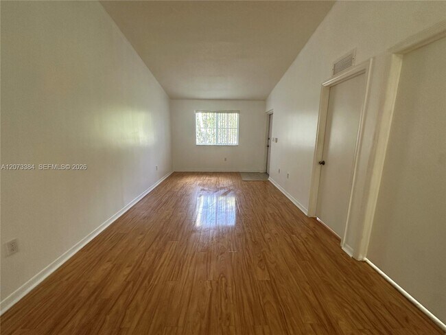 Photo - 2921 SE 13th Ave Unit 205-48