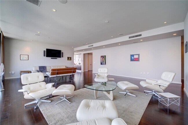 Photo - 200 Congress Ave Unidad 44K