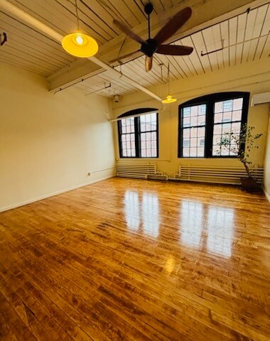 Photo - 595 Mineral Spring Ave Unidad 4