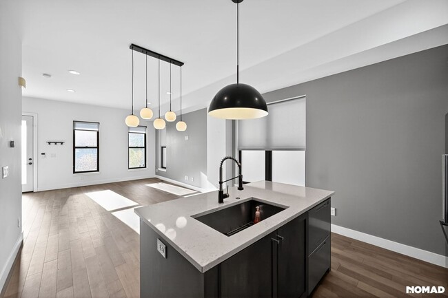 Photo - 2321 Stout St