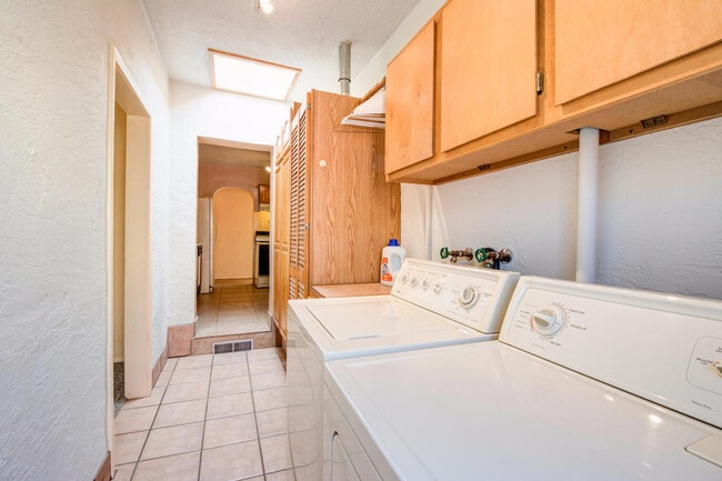 Photo - 1804 Illinois St NE
