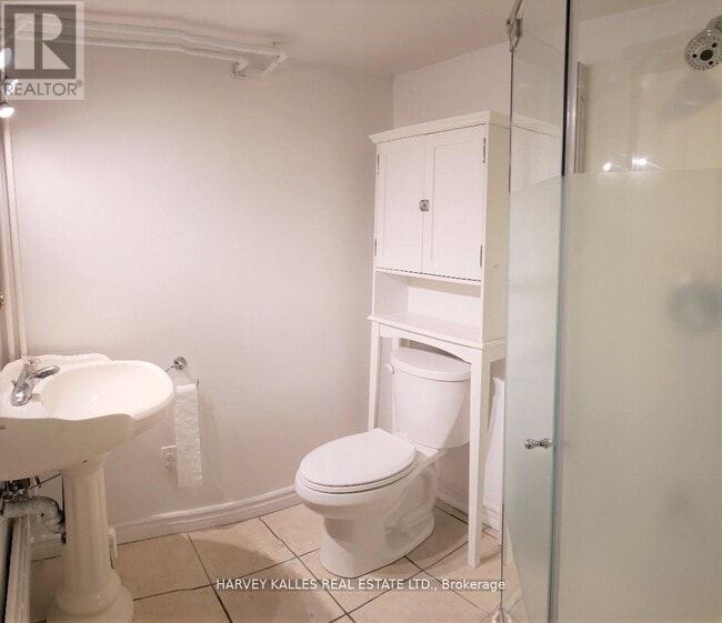 Photo - 541 Palmerston Blvd Unit 3