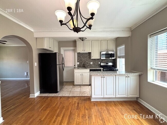 Building Photo - 1107 W 45th St Unit 1101-4 Rental