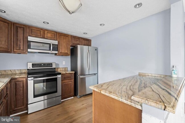 Photo - 8018 Covington Ave