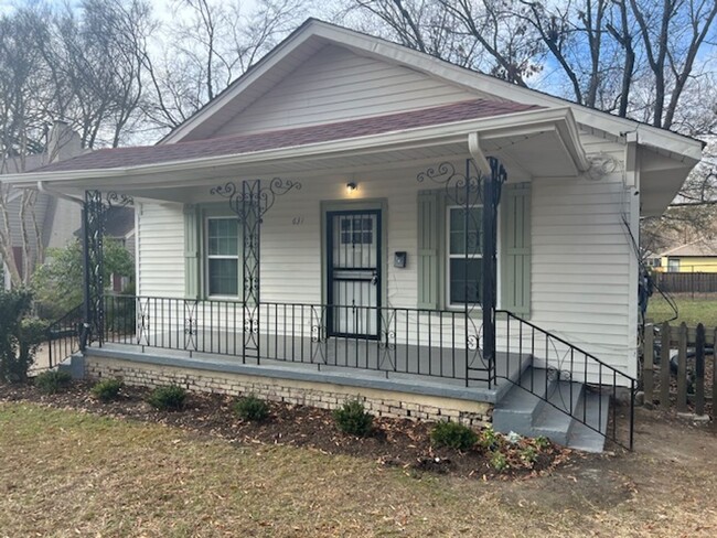 Building Photo - 3 bedroom, 2 bathroom near Goodlett and Park Rental