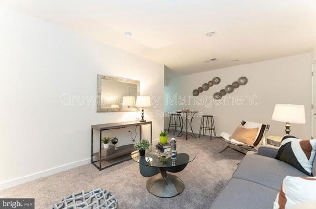 Photo - 2142 Kensington Ave