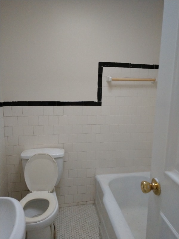 Photo - 923 Bonaparte Ave