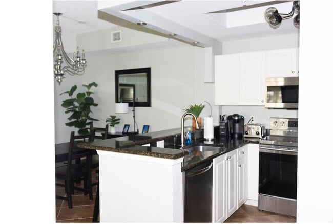 Building Photo - 2810 Grande Pkwy Unit 304