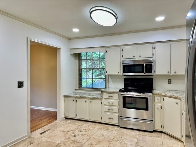 Photo - Nice 4BR Home in Perfect Location