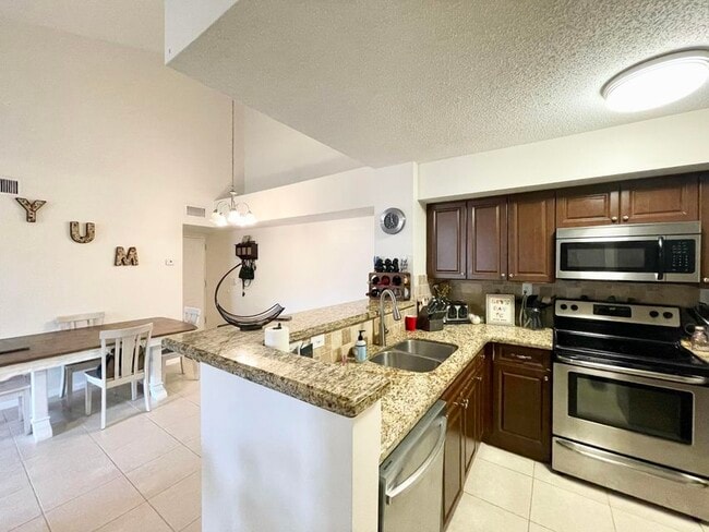 Building Photo - 7912 Sonoma Springs Cir Rental