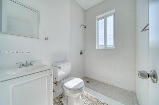 Photo - 2352 SW 5th St Unit 5