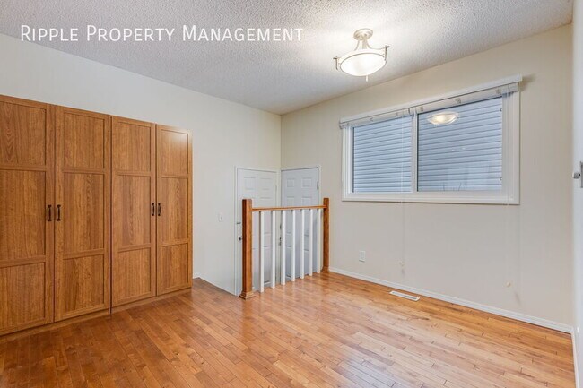 Photo - FANTASTIC 2 BEDS/ 1 BATH + DEN UPPER UNIT ONLY!