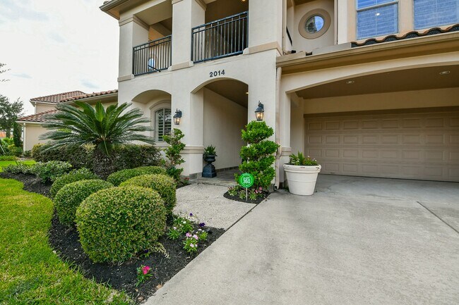 Photo - 2014 Flower Garden Ln