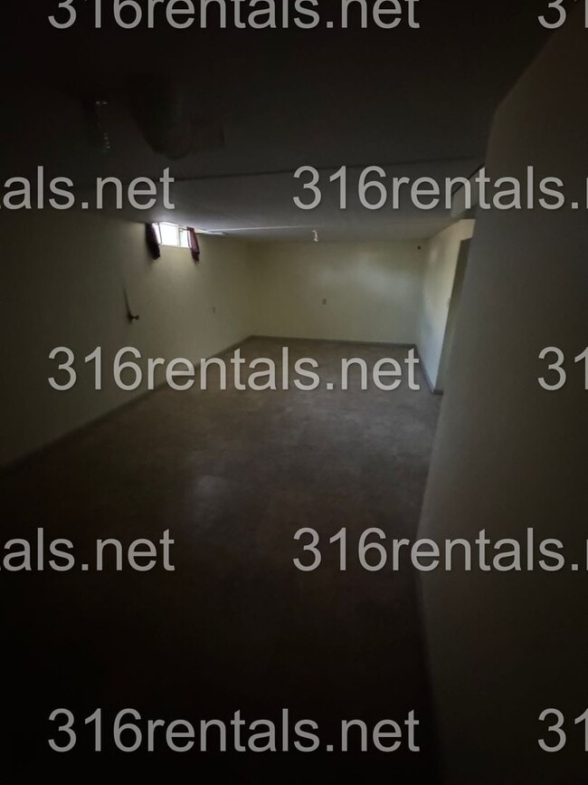 Photo - $1250 - 3 bed 2 bath - Single Family Home