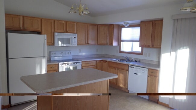 Photo - 6900 Meadow Rose Ln