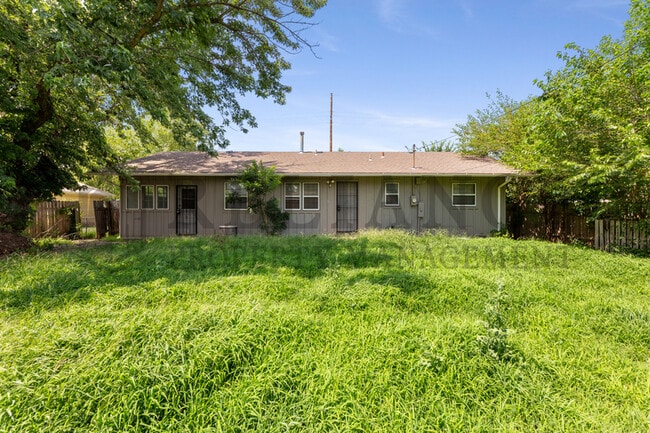 Photo - 2131 W 25th St N