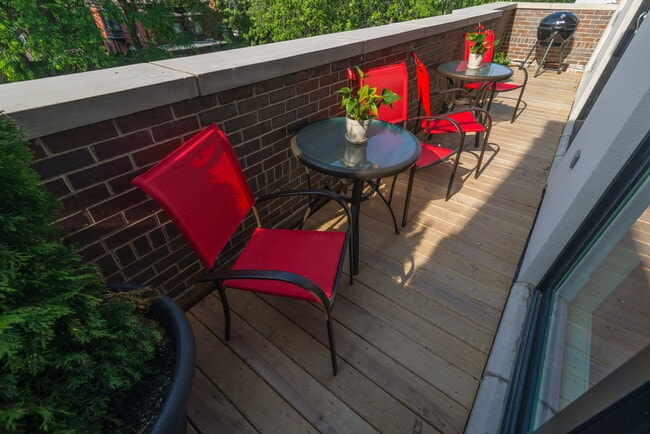 Photo - 441 E Oakwood Blvd Unidad 3