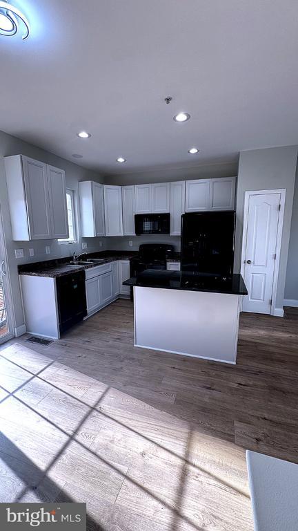 Photo - 1125 Coulbourn Cor