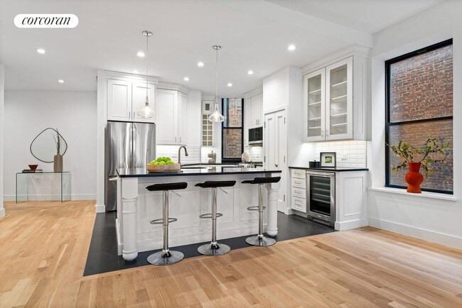 Photo - 228 W Broadway